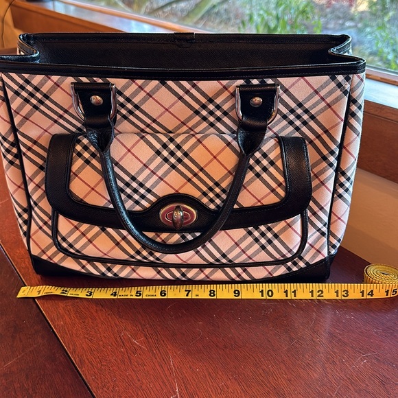 Burberry Nova Check Satchel in Excellent Condition - Picture 5 of 10